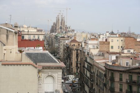De Sagrada Familia vanaf het dak van Casa Milà
